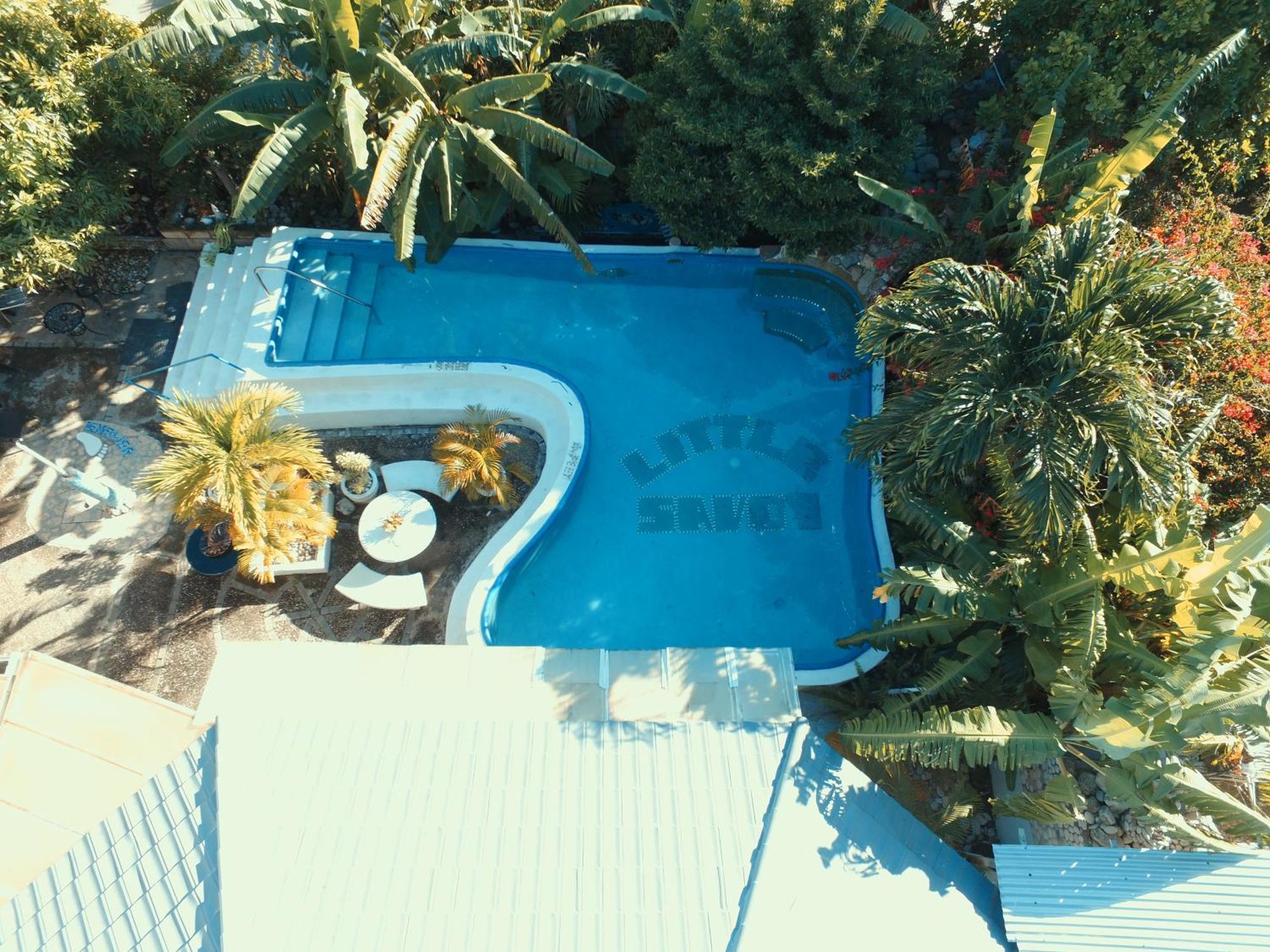 Little Savoy Guest House New ランアウェイ・ベイ エクステリア 写真
