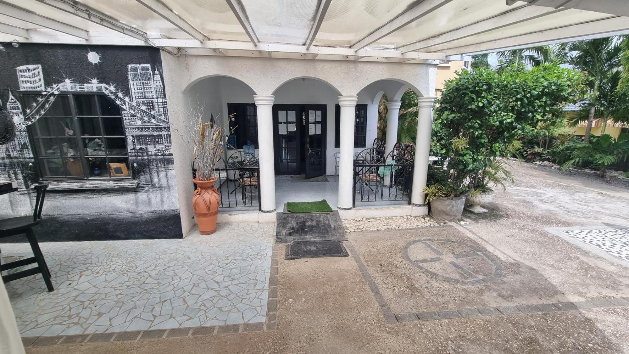 Little Savoy Guest House New ランアウェイ・ベイ エクステリア 写真